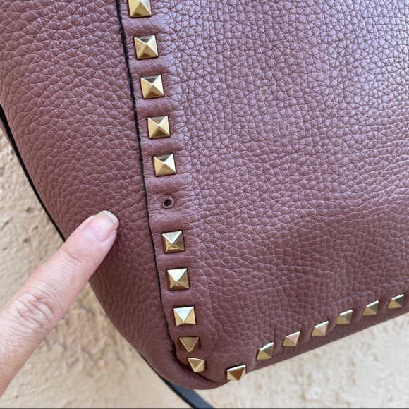 Valentino Rockstud reversible double-sided trapeze tote bag dusty rose and gray - Picture 10 of 17